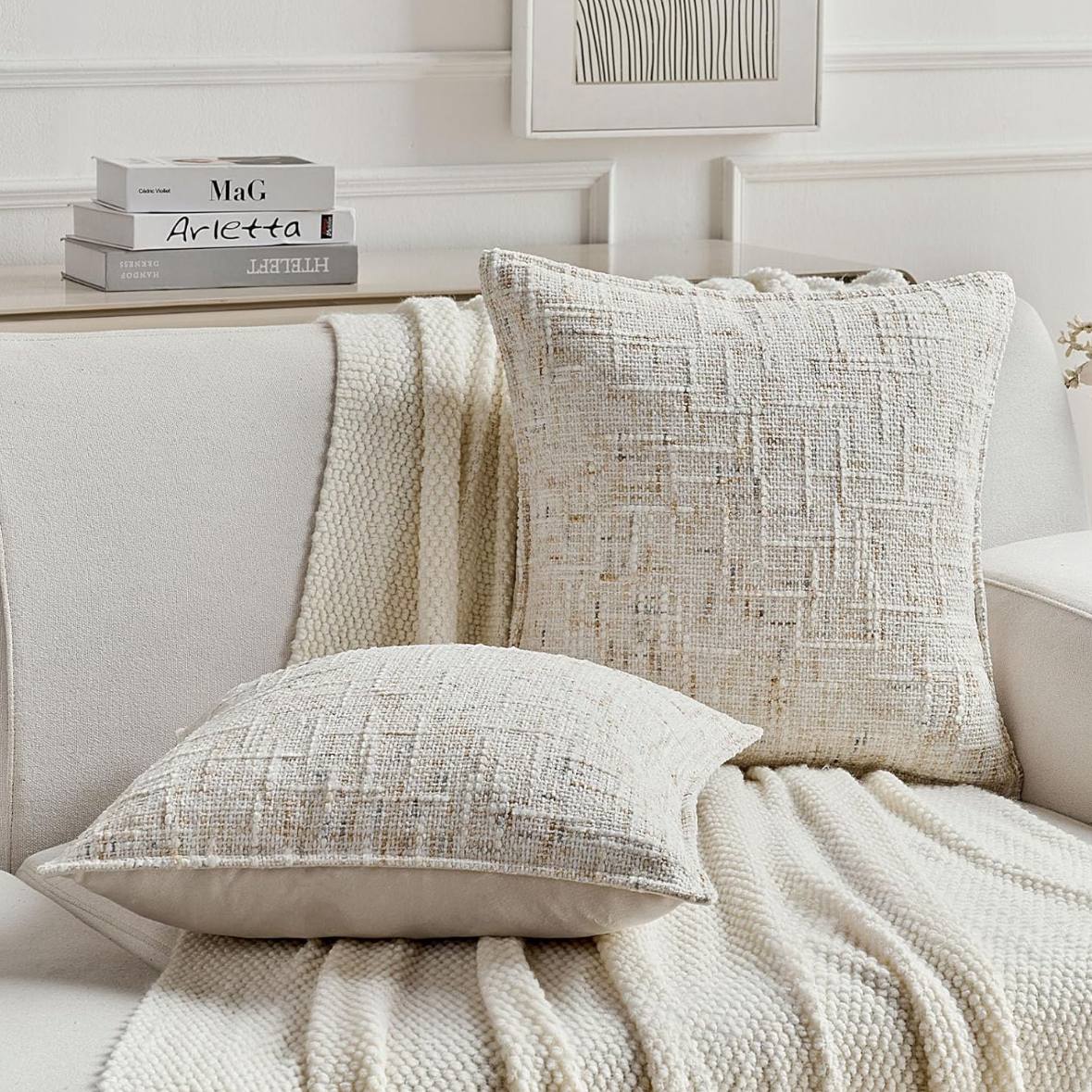 Decorative cushions (set of 2-3 pieces)