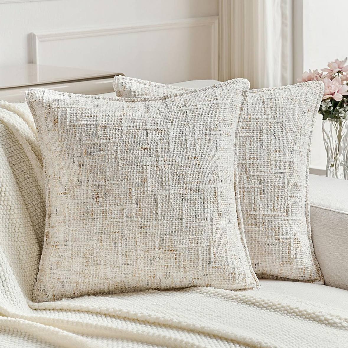 Decorative cushions (set of 2-3 pieces)