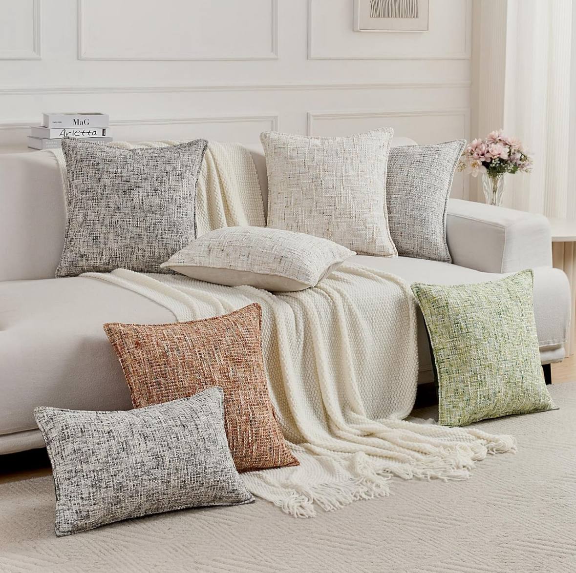 Decorative cushions (set of 2-3 pieces)
